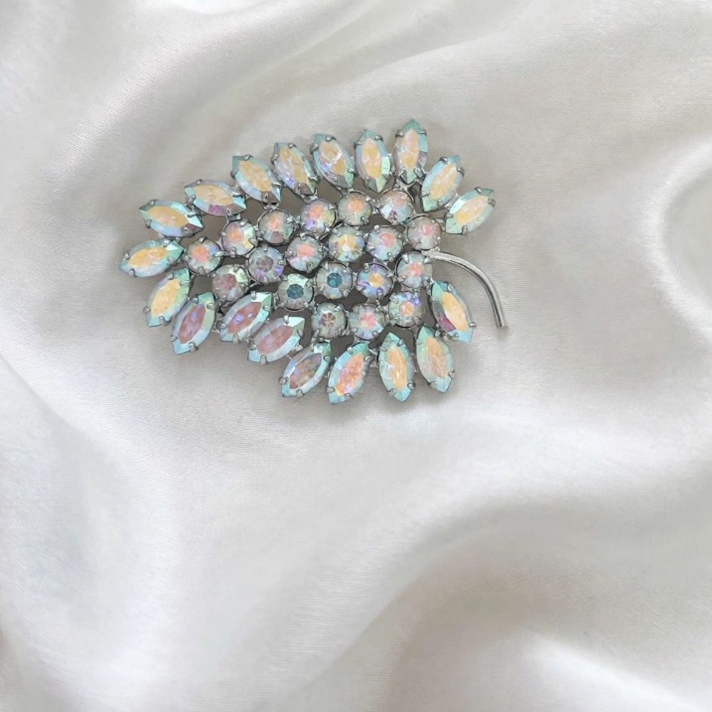 B David “Signed” Designer High End Clear Crystal Brooch Vintage